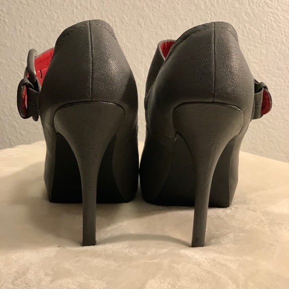 Gray heels with strap - Picture 3 of 4